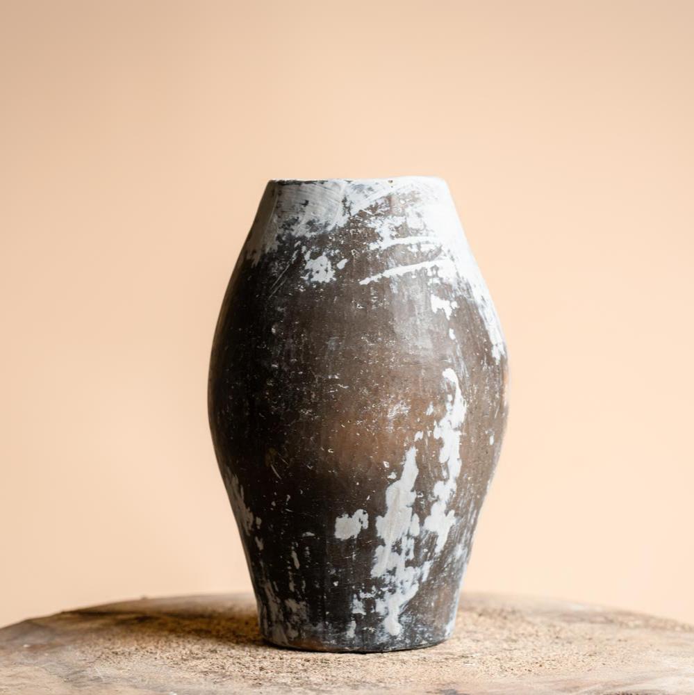 Terracotta vase - The Serra